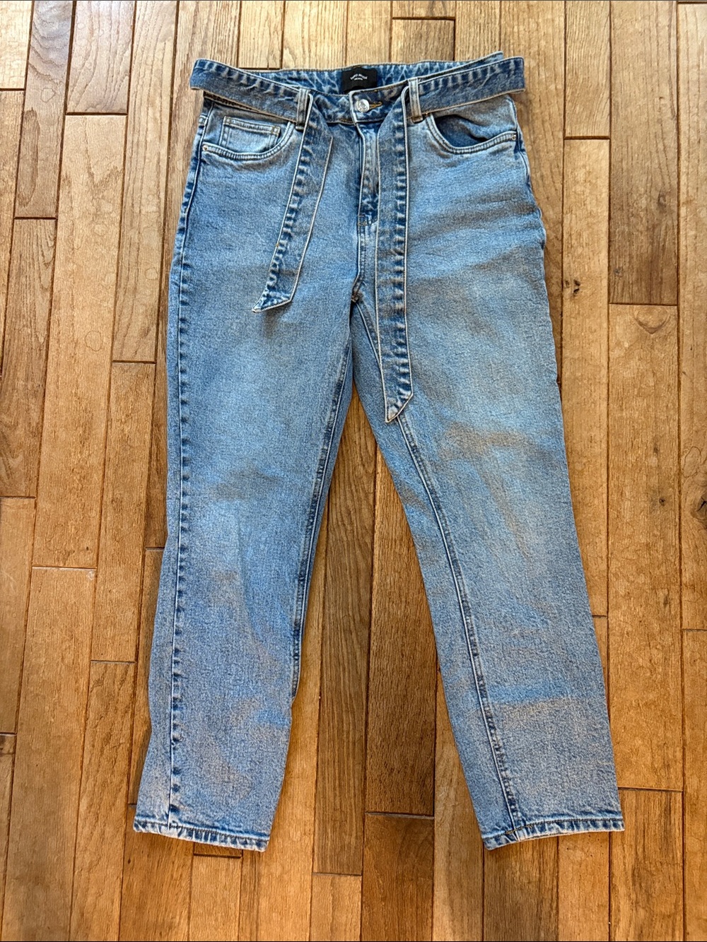 Vero Moda High-Rise Light Wash Jeans with Self-Tie Belt